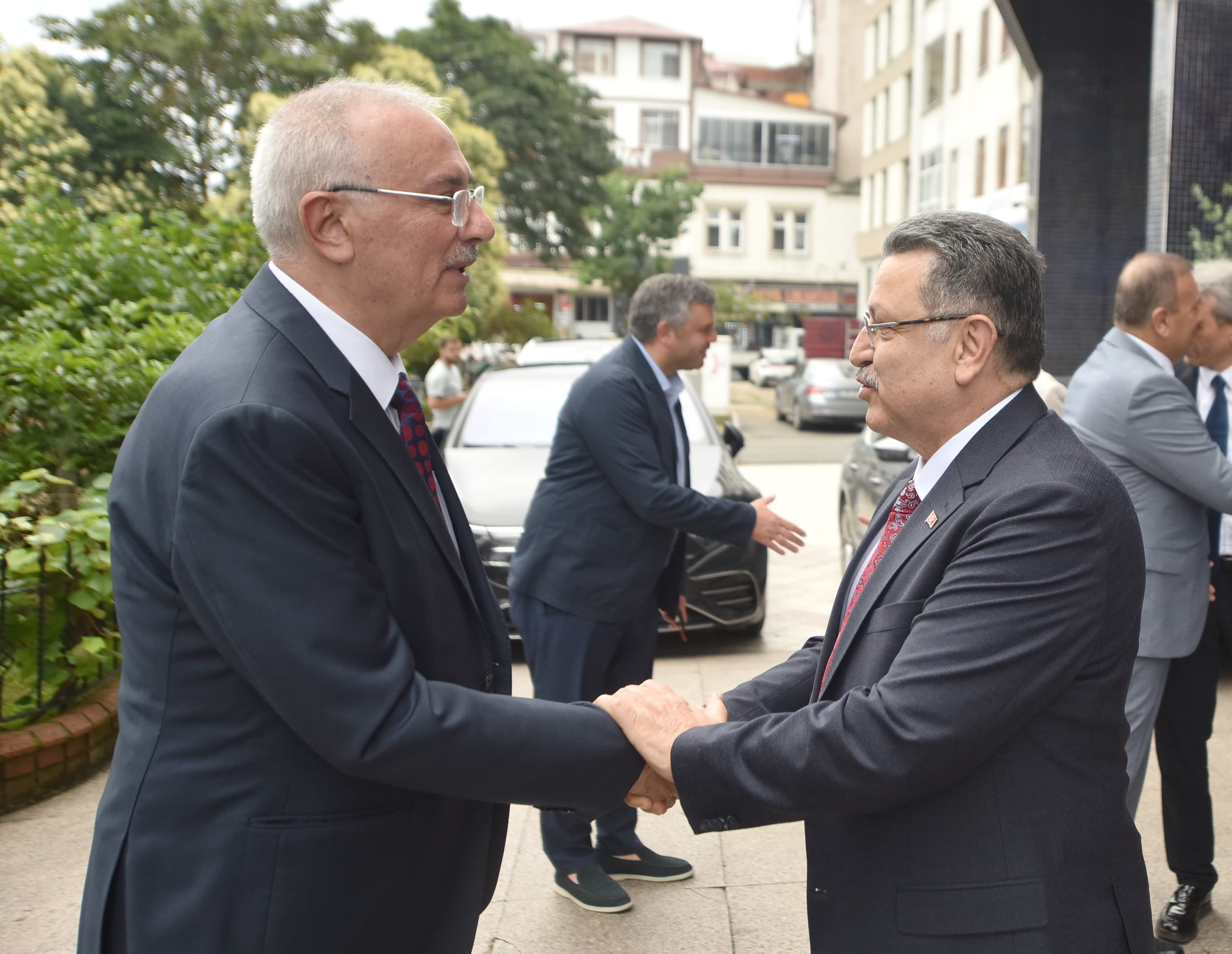 TRABZON BÜYÜKŞEHİR BELEDİYE BAŞKANI SAYIN AHMET METİN GENÇ, BİRLİĞİMİZ EV SAHİPLİĞİNDE DÜZENLENEN TOPLANTIDA  SEKTÖR TEMSİLCİLERİYLE BİR ARAYA GELDİ