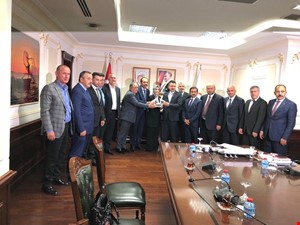 DOĞU KARADENİZ İHRACATÇILAR BİRLİĞİ YÖNETİMİ TRABZON MİLLETVEKİLLERİ İLE BİRLİKTE İHRACATIN ARTTIRILMASINA YÖNELİK ÖNERİLERİNİ İLGİLİ BAKANLARA SUNDU